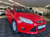 Usado Ford Focus Trend 100 CV (73 kW) 2012 Rojo Berlina