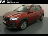 Usado Dacia Sandero Comfort 91 CV (66 kW) 2022 Rojo Berlina