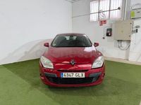 Usado Renault Mégane Dynamique 105 CV (77 kW) 2009 Granate Berlina