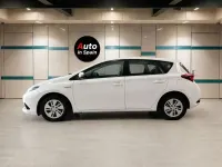 Usado Toyota Auris Hybrid Advance 136 CV (100 kW) 2016 Blanco Utilitario