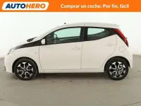 Usado Toyota Aygo X-cite 71 CV (52 kW) 2019 Blanco Utilitario