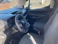 Usado Citroën Berlingo Live 102 CV (75 kW) 2021 Blanco Monovolumen