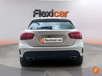 Usado Mercedes GLA180 122 CV (89 kW) 2019 Blanco SUV