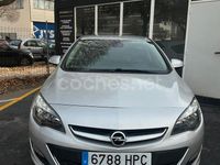 Usado Opel Astra Selective 140 CV (102 kW) 2013 Gris / plata Berlina