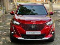 Käytetty Peugeot e-2008 Allure 100 kW (136 HP) 2021 Punainen Katumaasturi