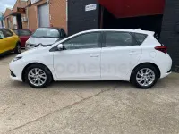 Usado Toyota Auris Active 90 CV (66 kW) 2016 Blanco Berlina