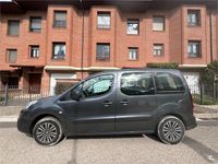 Usado Peugeot Partner Tepee Active 100 CV (73 kW) 2015 Gris / plata Monovolumen