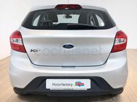 Usado Ford Ka Plus 70 CV (51 kW) 2016 Gris / plata Utilitario