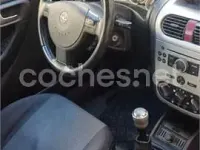 Usado Opel Corsa Cosmo 80 CV (58 kW) 2005 Gris / plata Utilitario