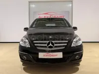 Usado Mercedes B200 136 CV (100 kW) 2012 Negro Monovolumen