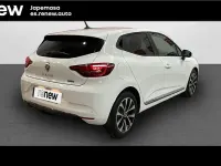 Begagnad Renault Clio V Intens 140 HK (102 kW) 2021 Vit Sedan