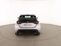 Usado Toyota Yaris Business Edition 116 CV (85 kW) 2024 Gris Utilitario