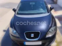 Usado Seat Leon Reference 125 CV (91 kW) 2010 Negro Utilitario