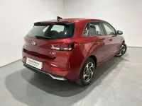 Nuevo Hyundai i30 101 CV (74 kW) 2025 Rojo Familiar