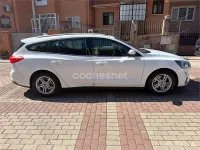 Usado Ford Focus Trend 120 CV (88 kW) 2019 Blanco Familiar