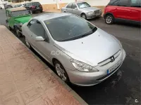 Usado Peugeot 307 CC 138 CV (101 kW) 2005 Gris / plata Descapotable