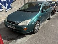 Usado Ford Focus Ghia 100 CV (73 kW) 2000 Verde Berlina