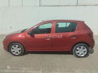 Usado Dacia Sandero Ambiance 75 HP (55 kW) 2016 Vermelho Sedan
