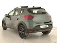 Usado Dacia Sandero Extreme 100 CV (73 kW) 2025 Verde Berlina