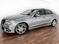 Usado Mercedes E350 Elegance 265 CV (194 kW) 2010 Gris / plata Berlina
