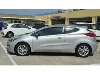 Usado Kia Ceed 135 CV (99 kW) 2015 Gris Utilitario