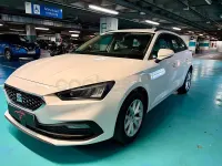 Usado Seat Leon Reference 115 CV (84 kW) 2022 Blanco Familiar