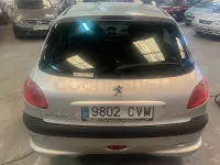 Usado Peugeot 206 70 CV (51 kW) 2004 Gris / plata Berlina
