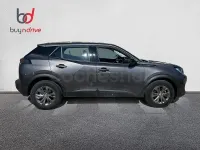 Usado Peugeot 2008 Active 100 CV (73 kW) 2022 Gris / plata SUV