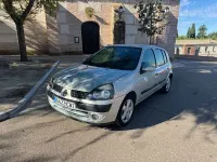 Usado Renault Clio II Business 70 CV (51 kW) 2009 Gris / plata Berlina