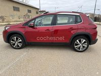Usado Peugeot 2008 Allure 120 CV (88 kW) 2017 Rojo SUV