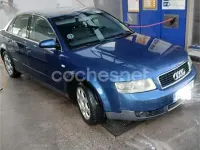 Usado Audi A4 130 CV (95 kW) 2003 Azul Berlina
