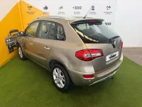 Usado Renault Koleos Expression 150 CV (110 kW) 2011 Marrón SUV