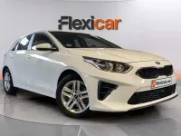 Usado Kia Ceed 120 CV (88 kW) 2022 Blanco Utilitario