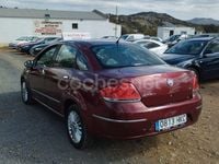 Usado Fiat Linea Active 105 CV (77 kW) 2012 Granate Berlina