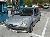 Usado Peugeot 206 90 CV (66 kW) 2002 Gris / plata Berlina