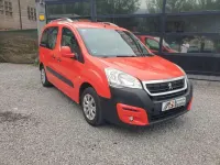 Usado Peugeot TePee Access 75 CV (55 kW) 2017 Rojo Van
