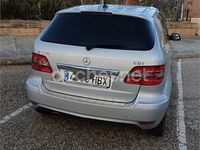 Usado Mercedes B180 109 CV (80 kW) 2011 Gris / plata Monovolumen