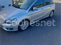 Usado Mercedes B180 109 CV (80 kW) 2013 Gris / plata Utilitario