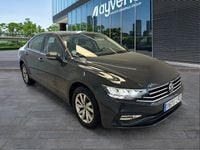 Usado VW Passat Business 122 CV (89 kW) 2021 Gris Berlina