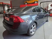 Usado Volvo S60 Momentum 163 CV (119 kW) 2011 Negro Berlina