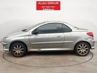 Usado Peugeot 206 138 CV (101 kW) 2001 Gris / plata Descapotable
