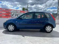 Usado Ford Fiesta Ambiente 68 CV (50 kW) 2008 Azul Utilitario