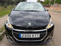 Usado Peugeot 208 82 CV (60 kW) 2019 Negro Utilitario