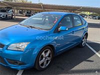 Usado Ford Focus Ghia 115 CV (84 kW) 2007 Azul Berlina