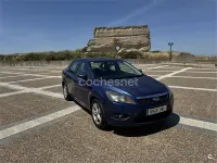 Usado Ford Focus Trend 100 CV (73 kW) 2010 Azul Berlina