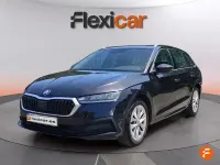 Usado Skoda Octavia 110 CV (80 kW) 2022 Negro Familiar