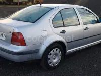 Usado VW Bora Conceptline 100 CV (73 kW) 2003 Gris / plata Berlina