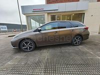 Usado Toyota Auris Hybrid 136 CV (100 kW) 2017 Marrón Familiar