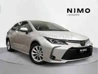 Usado Toyota Corolla Active 122 CV (89 kW) 2021 Gris / plata Berlina