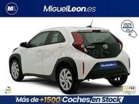 Usado Toyota Aygo X Play 72 CV (52 kW) 2022 Gris / plata SUV